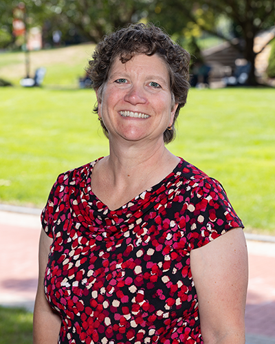 Lisa Mastrangelo headshot