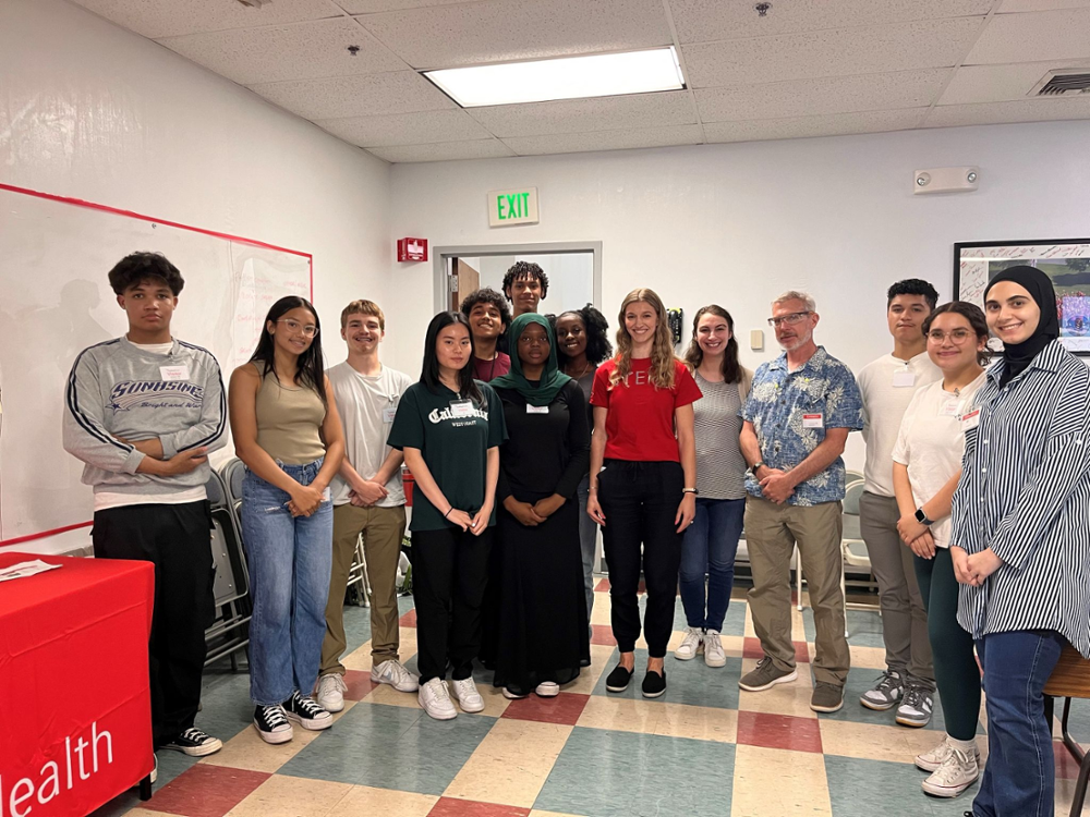 Prof. Rob Gettens and biomedical engineering summer camp students