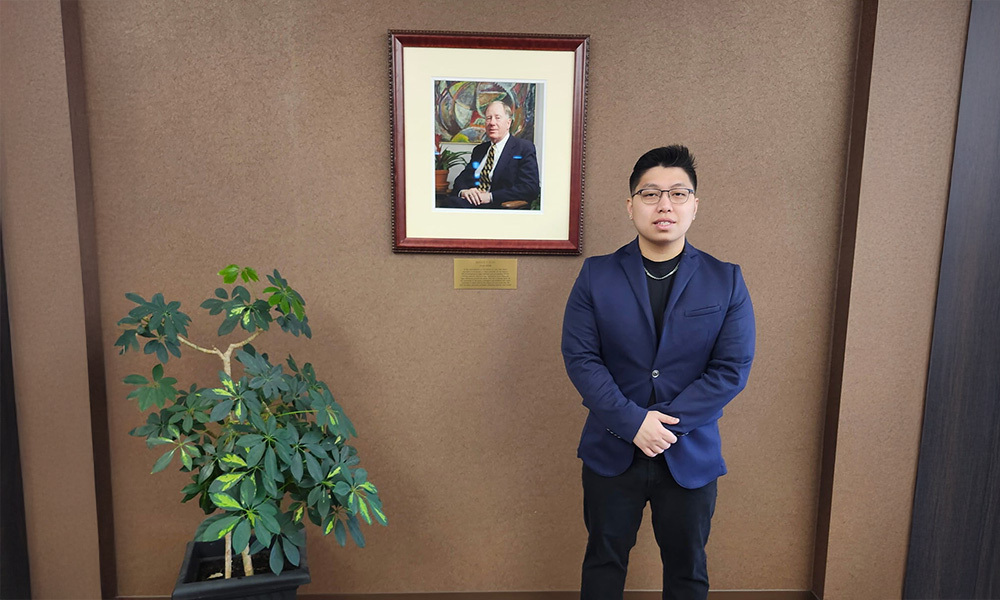 Htut Naing Named First Recipient of Dunn Law Library Award